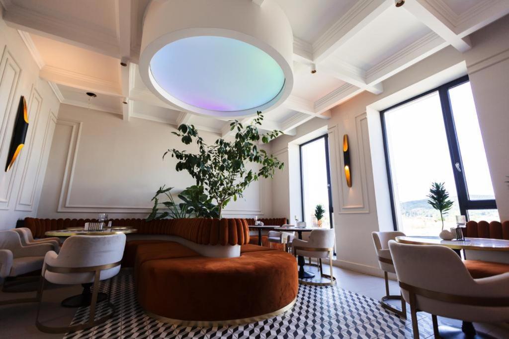 The Berg'S 10 Hotel Ocna Mures Екстериор снимка